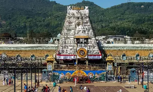 సెప్టెంబర్ 12న బ్రేక్ దర్శనాలు రద్దు.. సిఫారసు లేఖలు స్వీకరించము