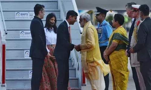 భారత్ కు చేరుకున్న రిషి సునక్