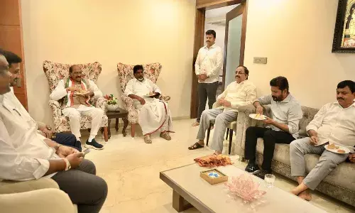 తుమ్మలతో కాంగ్రెస్ ముఖ్యనేతలు భేటీ