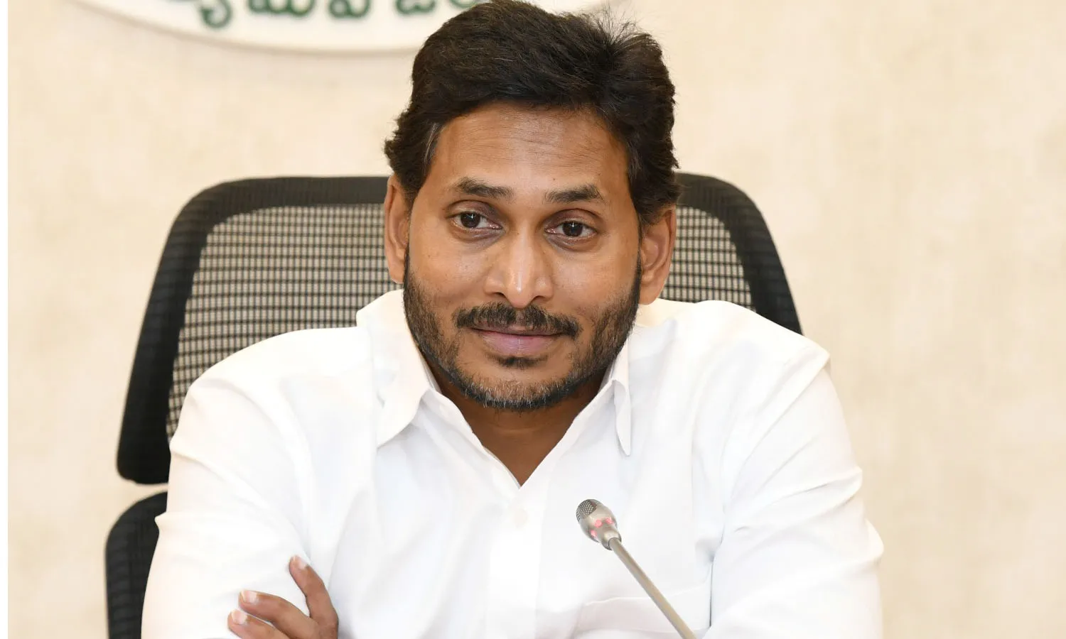దసరా నుంచి విశాఖ‌లోనే అంటున్న వైసీపీ ప్రభుత్వం