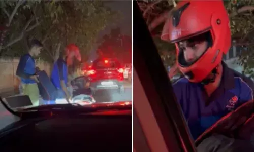 Banglore, pizza, delivery boy, ontime delivery,  traffic,