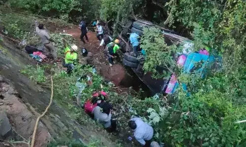Bus falls into gorge, Tamil Nadu, Nilgiris