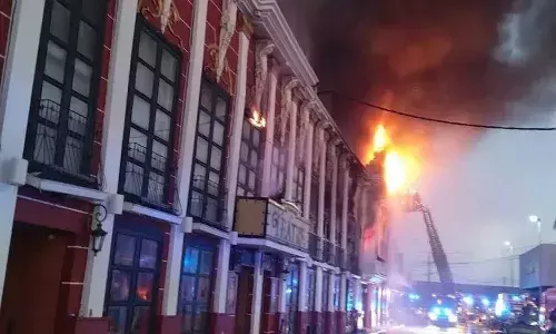 అగ్నిప్రమాదంలో ఏడుగురు దుర్మ‌ర‌ణం