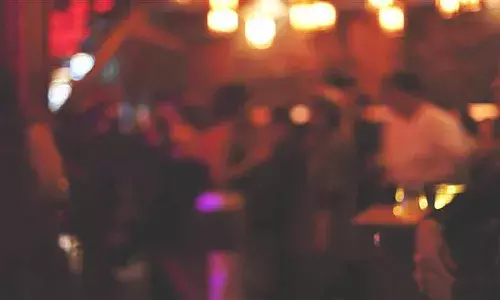 అసలే డ్యాన్స్ పార్టీ.. 13 మంది డ్యాన్సర్లు.. వెనుక జరుగుతున్న బాగోతం ఏమిటంటే?