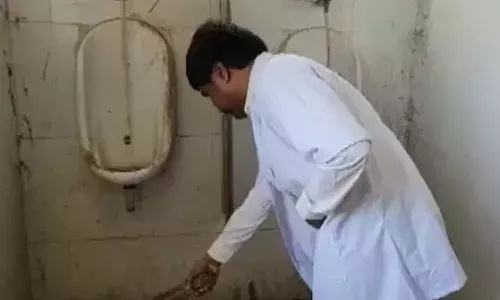 Shiv Sena MP Hemant Patil , Nanded hospital , toilet clean, Maharashtra