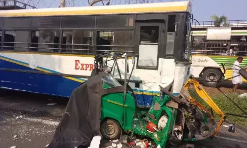 Kadapa, Road Accident, four dead, auto,  RTC bus,