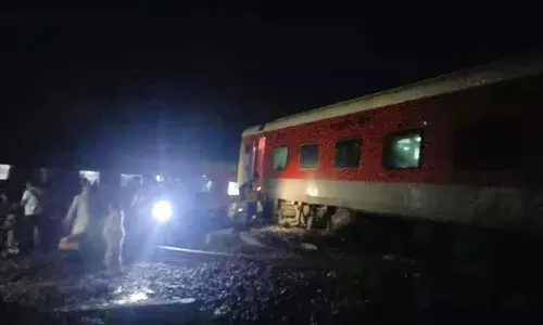 North East Express, Bihar, Buxar district, Raghunathpur railway station