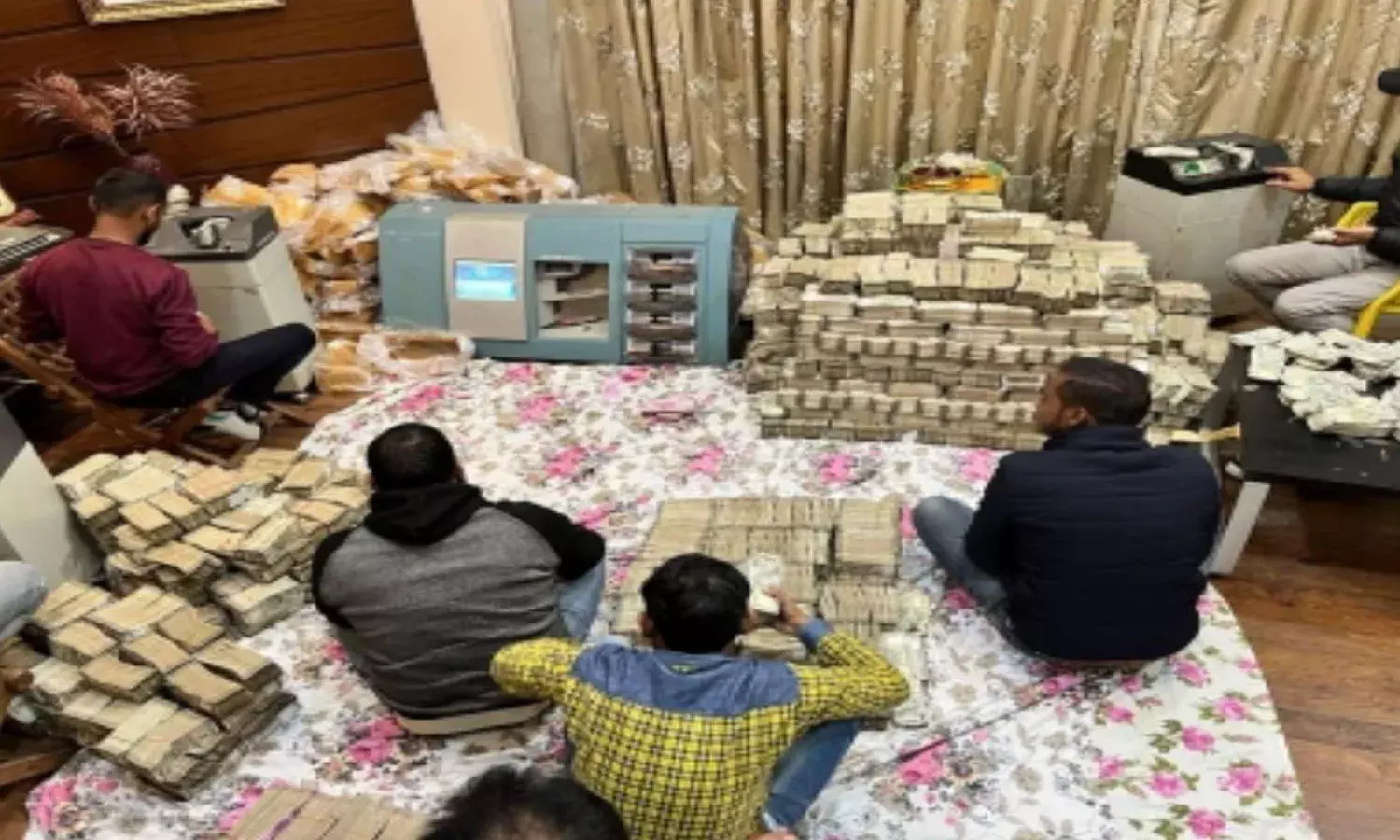 IT, seize, Rs.42 crore,  Bangalore,  elections,