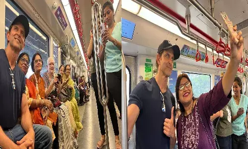 Bollywood, hero hrithik roshan, metro rail, journey,  mumbai,