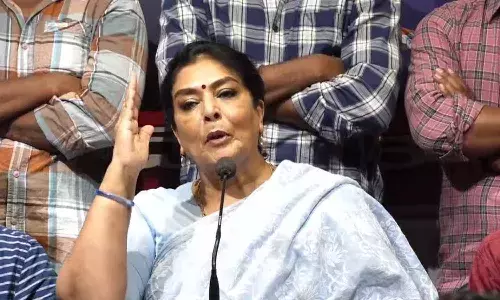పేపర్ల లీకేజీకి కేటీఆర్ బాధ్యత వహించాలి : రేణుకా చౌదరి