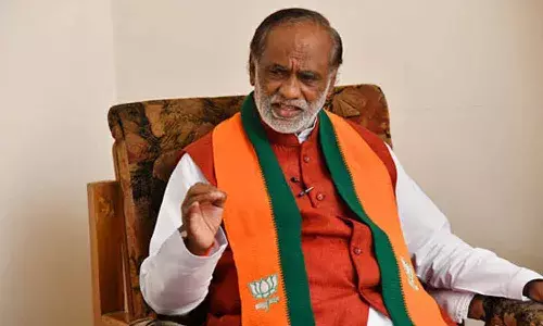 ప్రవళిక గ్రూప్స్‌కు ప్రిపేర్ అవుతున్న విష‌యం కేటీఆర్ దాస్తే దాగేది కాదు