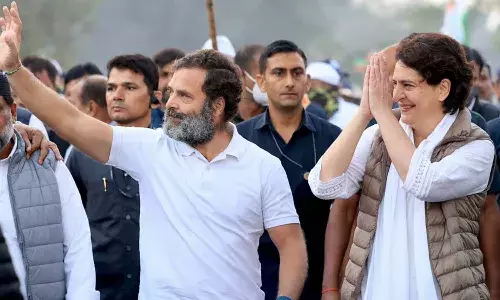 Rahul Gandhi, Priyanka Gandhi, bus yatra, Mulugu