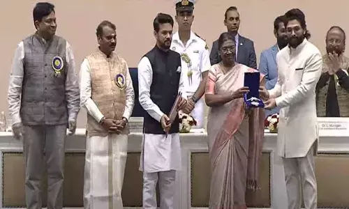 ఉత్తమ నటుడిగా జాతీయ అవార్డు అందుకున్న అల్లు అర్జున్