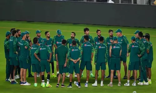 పాక్ ఆటగాళ్లకు ఏమైందో తెలుసా.?