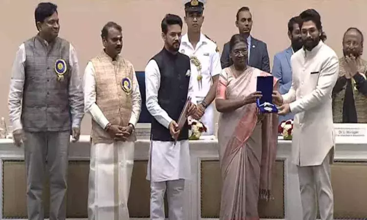 ఉత్తమ నటుడిగా జాతీయ అవార్డు అందుకున్న అల్లు అర్జున్