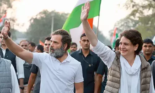 Rahul Gandhi, Priyanka Gandhi, bus yatra, Ramappa temple, Telangana Polls