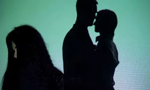 karnataka, woman, sells husband, Rs.5 lakhs,