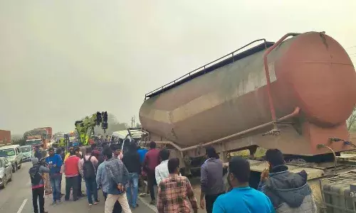 road accident, chikkaballapur, Karnataka, Bagepalli, Crime