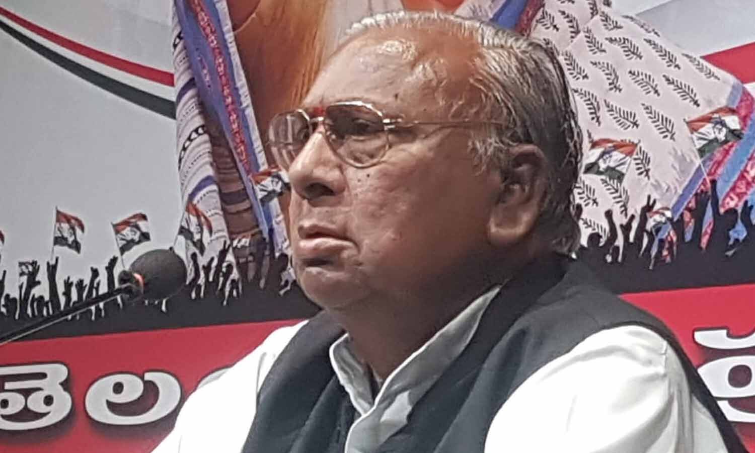 ఎననకలల ఓటల కసమ బజప బస సఎ డరమ వహచ Congress Senior Leader V Hanumantha