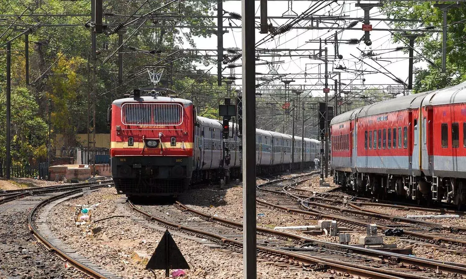 trains cancelled,  trains rescheduled, Andhra Pradesh, train accident, Vijayanagaram