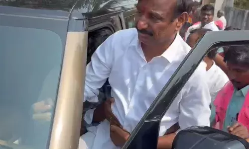 attack,  brs,  kotha prabhakar reddy, stabbed,