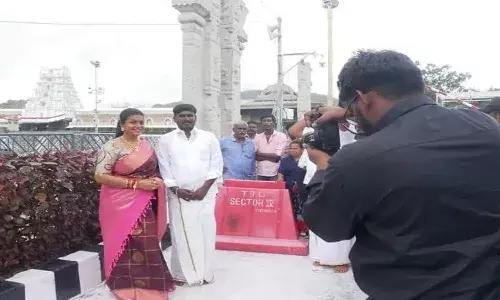 minister roja, photographer, tirumala,