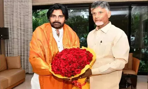 చంద్రబాబును పరామర్శించిన జనసేనాని