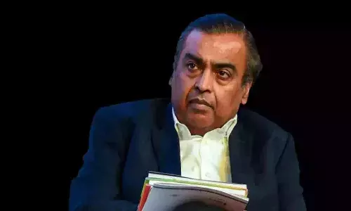 ముఖేష్ అంబానీకి బెదిరింపులు.. తెలంగాణ యువకుడు అరెస్ట్