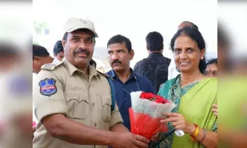 Minister Sabitha Indra Reddy, Gunman, suicide, Crime news