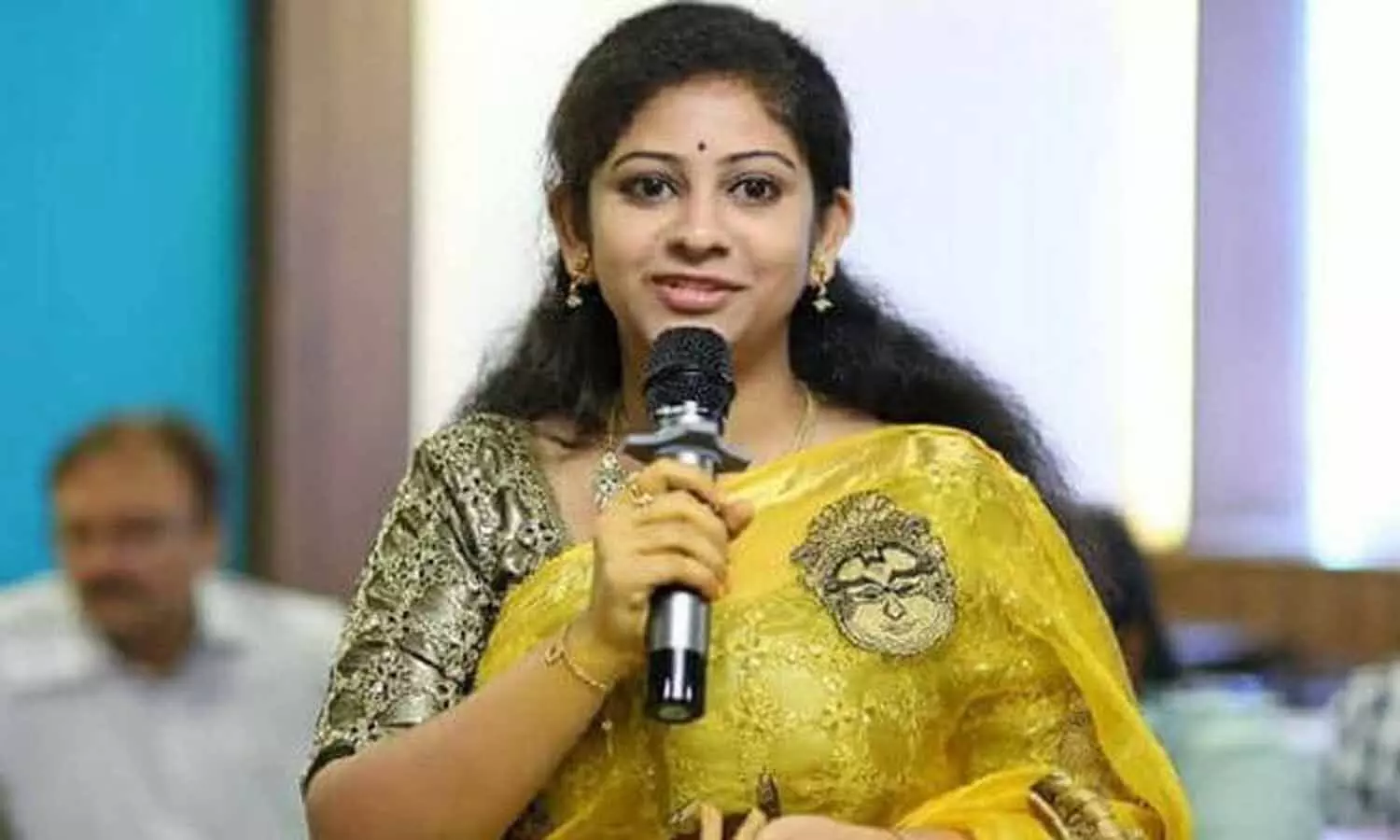 మళ్ళీ యాక్టివ్ అయిన సాధినేని యామిని మళ్ళీ యాక్టివ్ అయిన సాధినేని యామిని