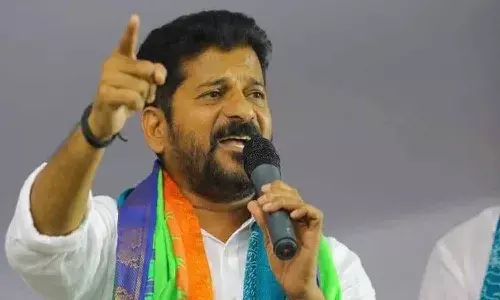 కప్పం కడుతుండు కాబట్టే మళ్లీ ఎమ్మెల్యేకు టికెట్ కేటాయించారు : రేవంత్ రెడ్డి