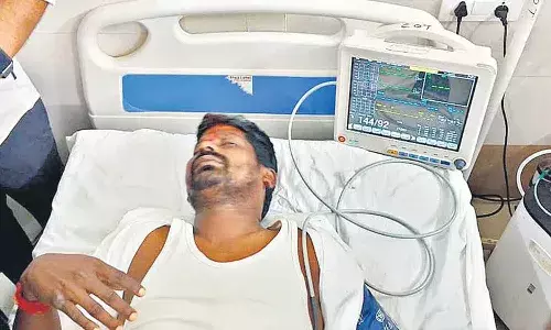 Acchampet, Stone pelting, BRS, MLA Guvwala Balaraju, Telangana Polls
