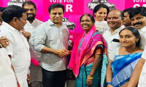 బీఆర్ఎస్లో చేరిన తుల ఉమ