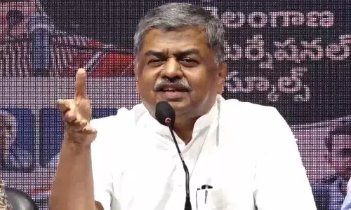 లిక్కర్ డబ్బులతోనే బీఆర్ఎస్ ఎన్నికలకు వెళ్ళింది : కర్ణాటక కాంగ్రెస్ సీనియర్ నేత