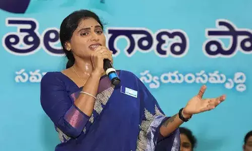 కేసీఆర్, కేటీఆర్లపై షర్మిల తీవ్ర విమర్శలు