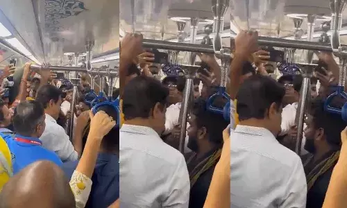 మెట్రోలో మంత్రి కేటీఆర్