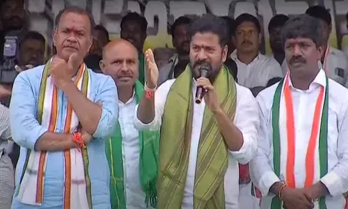 మేమిద్దరం అనుకుంటే బీఆర్ఎస్ జెండా ఎక్కడా కనిపించదు : రేవంత్