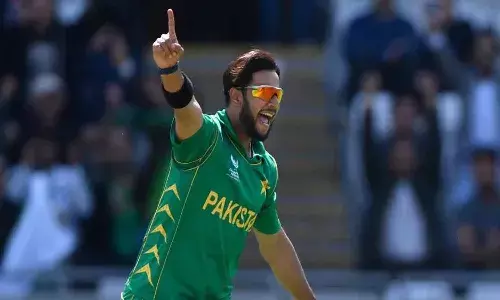 34 ఏళ్లకే అన్ని ఫార్మట్ల క్రికెట్కు రిటైర్మెంట్ ప్రకటించిన ఆల్రౌండర్..!