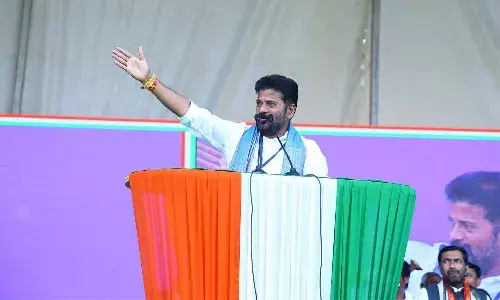 కేసీఆర్ కామారెడ్డికి ఆ ఉపాయంతోనే వచ్చిండు : రేవంత్