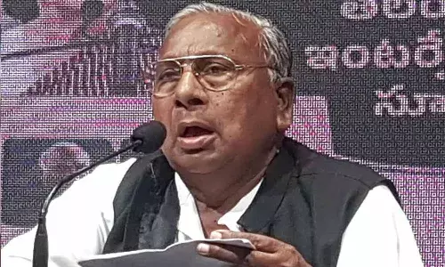 దీక్ష బంద్ చేస్తా అని కేసీఆర్ రిక్వెస్ట్ చేశారు : వీహెచ్