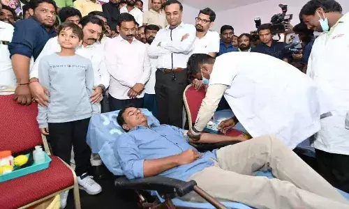దీక్ష దివస్పై ఎన్నికల సంఘానికి కాంగ్రెస్ ఫిర్యాదు