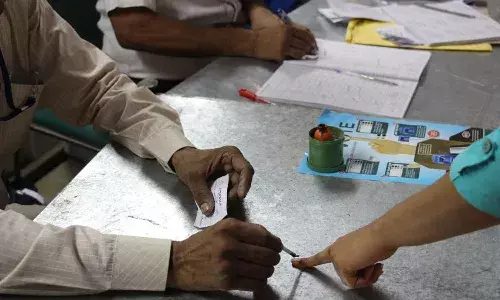 telangana elections, man dead,  polling booth, sangareddy,
