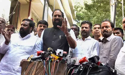 సీఈవో వికాస్‌రాజ్‌ను కలిసిన కాంగ్రెస్ నేతలు