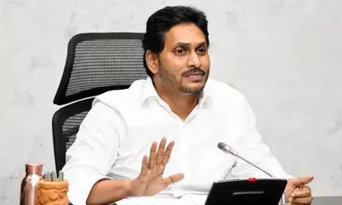 దెబ్బ తిన్న ఇళ్లకు పది వేలు : సీఎం జగన్