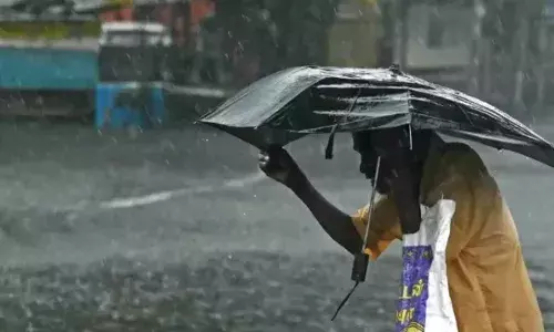 బాపట్ల సమీపంలో తీరాన్ని తాకిన మిచౌంగ్