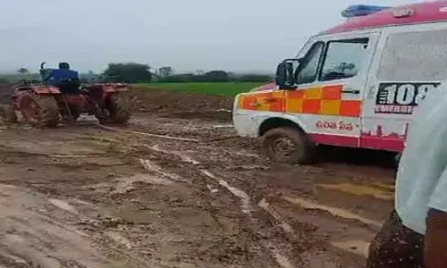Ambulance, stucked, mud,  baby died,
