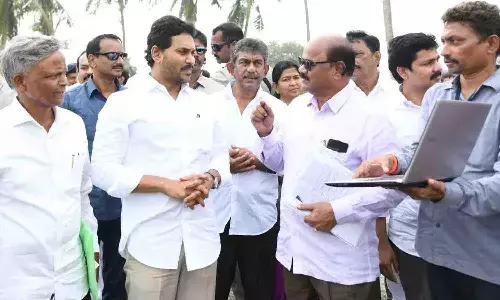 సంక్రాంతిలోగా బ్యాంకు ఖాతాల్లోకి డబ్బులు : సీఎం జగన్ హామీ