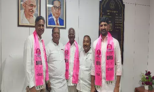 brs leaders, resign,  mlc posts, telangana,
