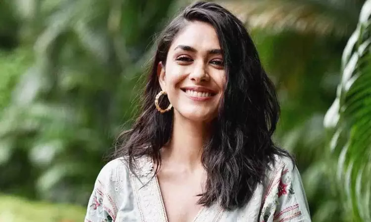 మ్యాజిక్ ను క్రియేట్ చేస్తున్న మృణాల్.. ఇక తిరుగులేదు.!