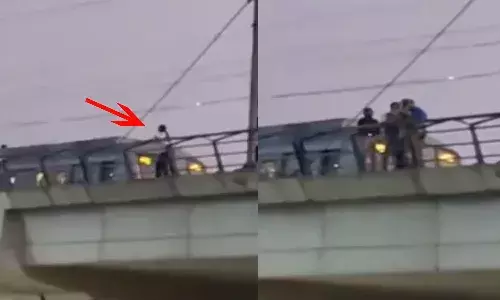 young lady, suicide attempt,  delhi metro, railway track,